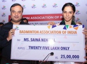 BAI President Dr Himanta Biswa Sarma felicitated ace Badminton player & Olympian Saina Nehwal with a cheque of twenty five lakh rupess at the BAI Conclave held today at New Delhi.