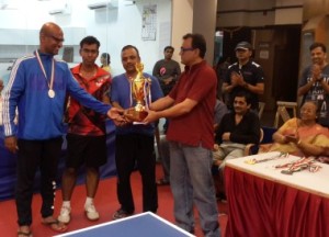 Gomantak A team Kiran Salian, Navin Salain & Rajesh Singh receiving Runners Up Trophy.