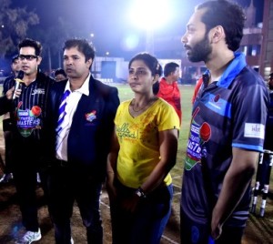 Anita Parmar, Marketing Head of Sai Estates, the title sponsors,  being introduced by Mr Jwala Singh, the director and Chief Organiser  of the  8-team  SAI-Mumbai Masters T-20 Cricket League,  to rival captains Neil Dhankani-  Chembur Strikers and Sagar Parikh -Worli Smashers .