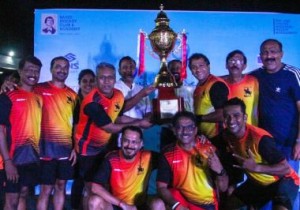 The Mumbai Raje team are all smiles as they proudly pose with the Veteran men’s winners’ trophy 