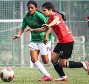 PIFA Sports defender Zarastyn Mistry (right) and Kenkre FC midfielder Yashmita Mahatre charge for the ball during their WIFA Women’s Football League 