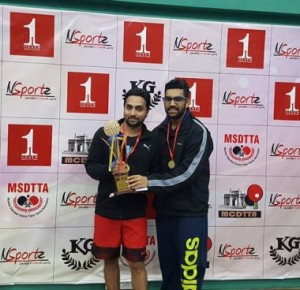 Suraj Chandrasekhar and yash Doshi of HDFC Life, winners of team event.