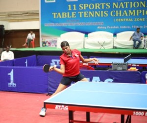 Yashini Sivashankar in action against Prapti Sen in the Junior Girls final 