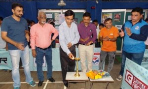 Mr Harish Chheda, the Borivali corporator, and president of the Mandpeshwar Civic Federation lighting the lamp to inaugurate the season’s 1st MCF-All Mumbai  ranking table tennis tournament as MSDTTA General secretary Amit Modi (2nd from right) and  other MCF officials look on.